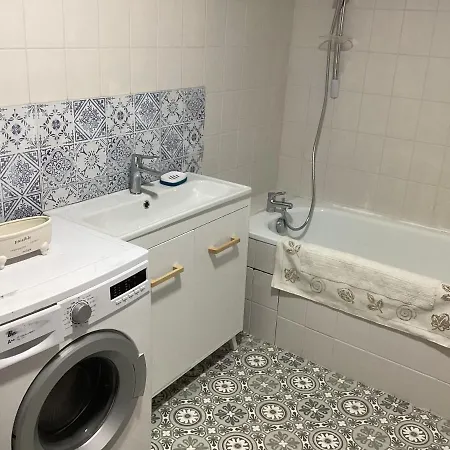 Πανσιόν Maison Spacieuse Et Familiale 4*