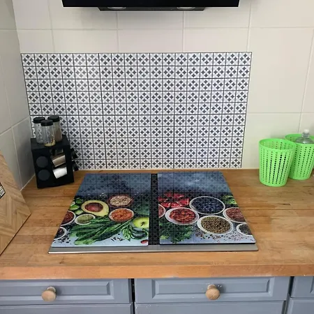 Maison Spacieuse Et Familiale בית הארחה 4*